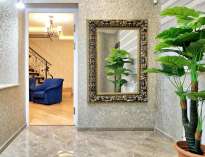  Q&B Hotel  Тбилиси